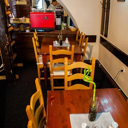 A Restaurace U Hrnčíře Hotel 3*
