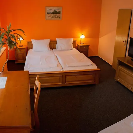 Hotel A Restaurace U Hrnčíře