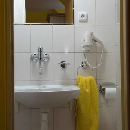 A Restaurace U Hrnčíře Hotel 3*