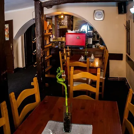 A Restaurace U Hrnčíře Hotel 3*