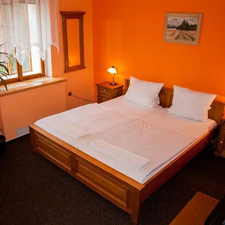 Hotel A Restaurace U Hrnčíře